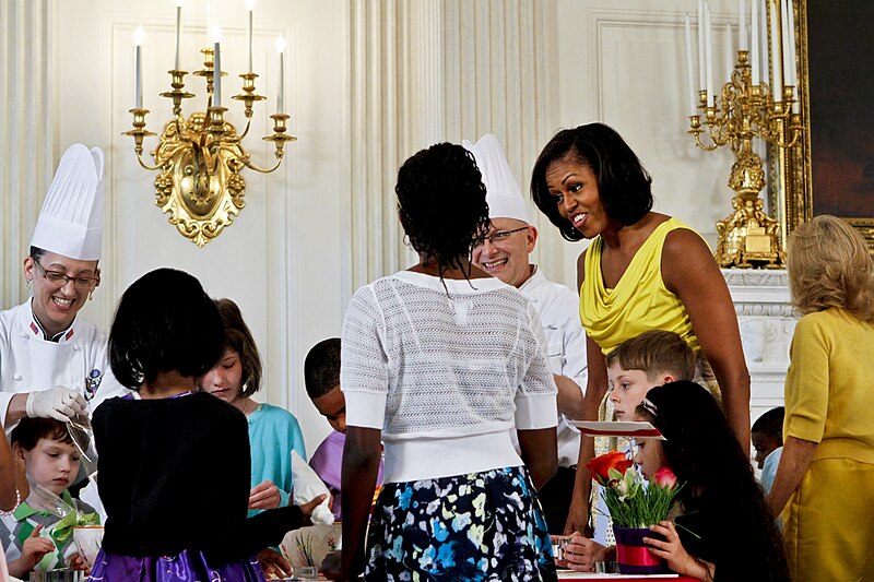 File:Michelle Obama talks with children from military families, 2012.jpg