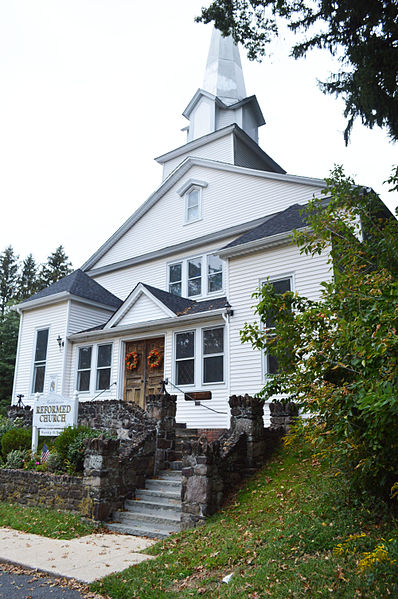 File:Middletown Reformed Church.jpg