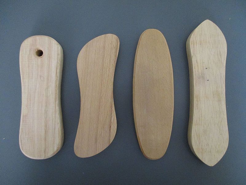 File:Montures de brosses non percées.jpg