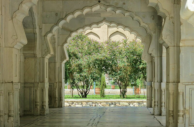 File:Mosque inside Bagh-e Babur in 2013.jpg