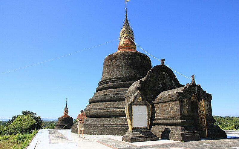 File:Mrauk U, Rakhine State 21.jpg