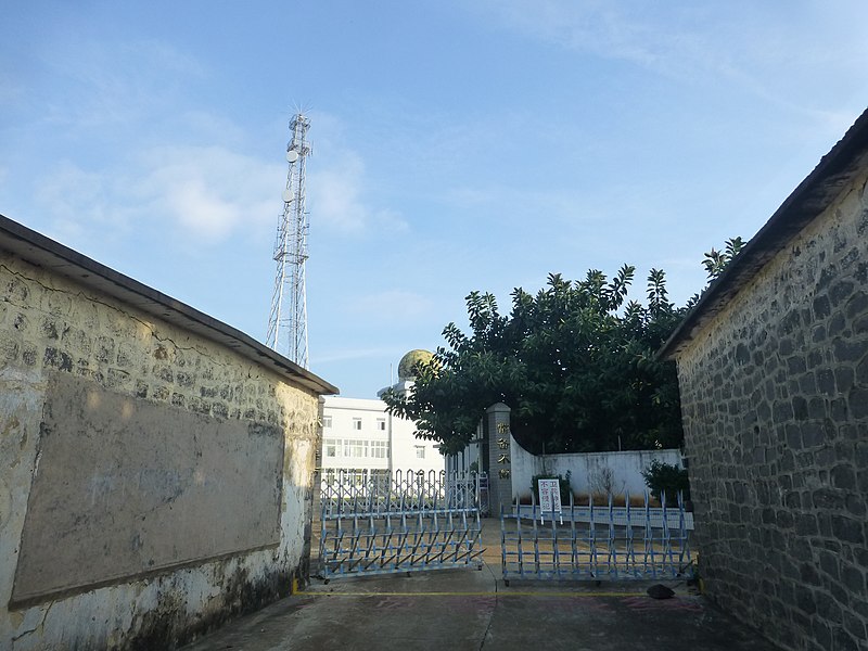 File:Naozhou Lighthouse - P1580064.jpg