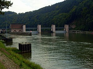 Neckarsteinach - Neckar barrage-003.JPG