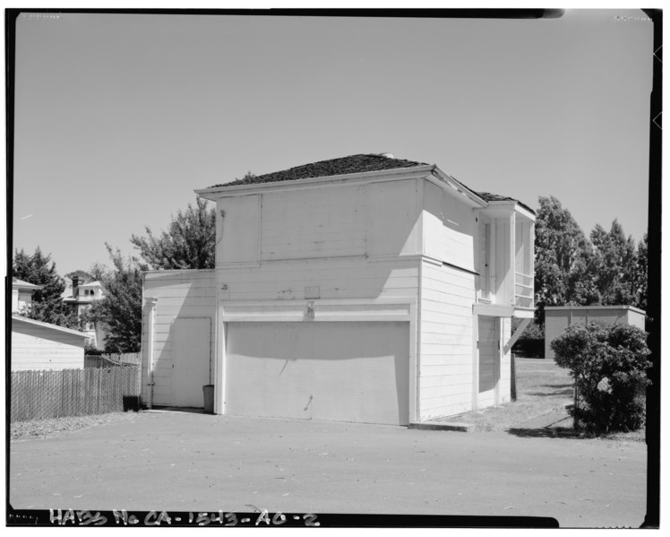 File:OBLIQUE VIEW OF BUILDING N-H; CAMERA FACING SOUTHEAST. - Mare Island Naval Shipyard, Garage and Servants Quarters, Walnut Avenue, west side between Sixth and Seventh Streets, HABS CAL,48-MARI,1AO-2.tif