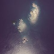 Острво Накаива (лево), Острво Јубуива (доле лево), Острво Оу (средина десно) и Острво Кубаива (десно горе)