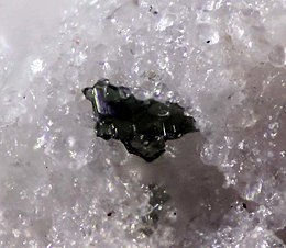 Oxycalcioroméite.jpg