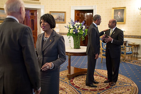 Rawlings-Blake at the White House speaking with Vice President Biden.