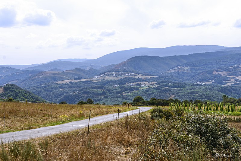 File:Padornelo - Vista desde Chao do Pando - Cervantes - Lugo - panoramio.jpg