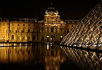Palais du Louvre at night in 2008 01.jpg