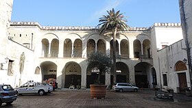 Palazzo Sanchez Sant'Arpino - Atrio 1.JPG