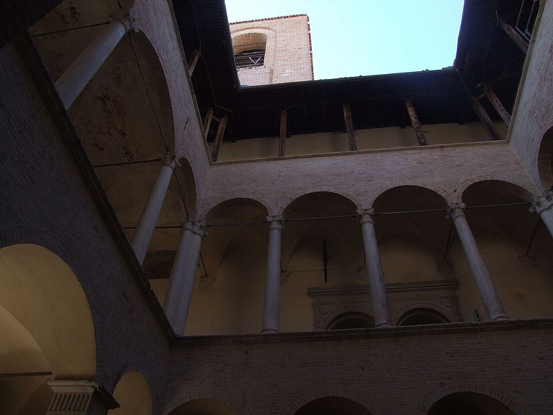 File:Palazzo della Signoria - Jesi 14.jpg