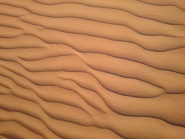 Sable de l'erg  Mehedjibat, au Nord du parc culturel de l'Ahaggar, en limite des wilayas algériennes de Tamanrasset et d'In Salah.
 (définition réelle 5 248 × 3 936)