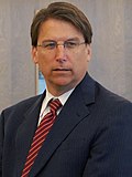 Pat McCrory în 2008 (1) .jpg