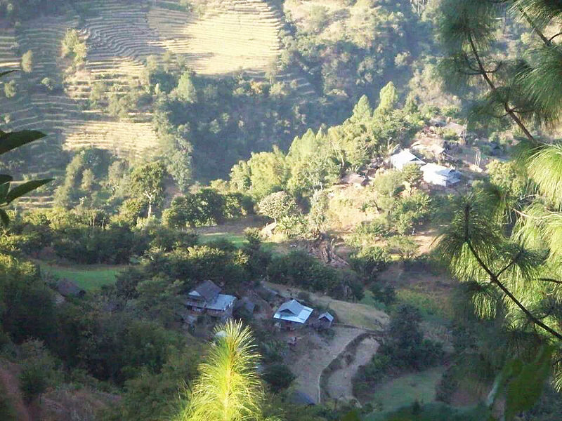 File:Pekuwa village of eastern Nepal.jpg