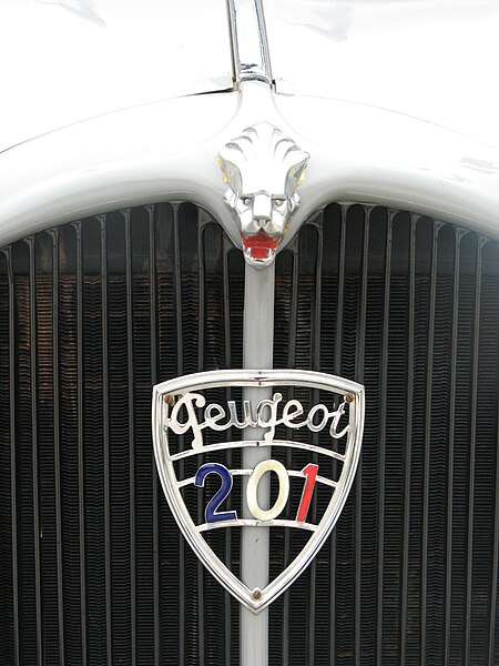 File:Peugeot 201 front and logo.JPG