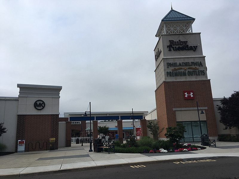 llave inglesa Grave seguridad Philadelphia Premium Outlets - Wikipedia