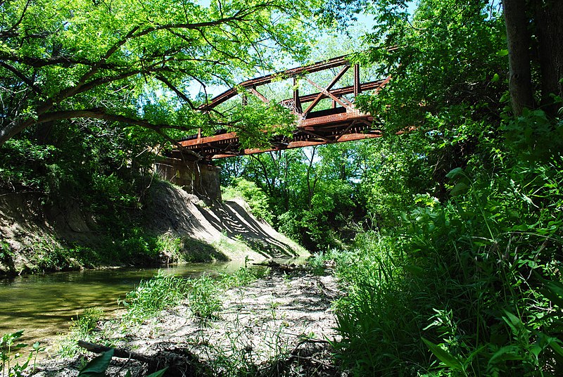 File:Pony Truss Railroad Bridge over Red Oak Creek, Red Oak, Texas 1305081240 (8730920457).jpg