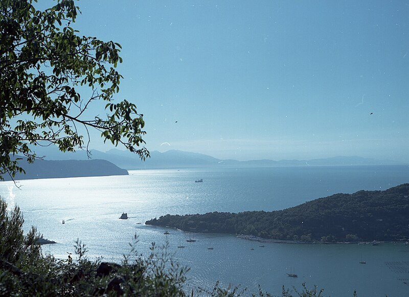 File:Porto Venere bay.jpg