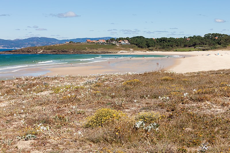 File:Praia do río Sieira con marea baixa. Porto do Son. Galiza 003.jpg