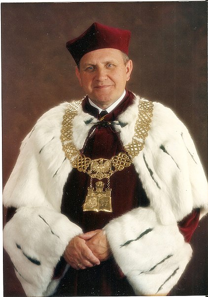 File:Prof. zw. Mirosław Krajewski, rektor WSHE.jpg