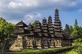 Pura Taman Ayun terletak di Mengwi, Bali.jpg