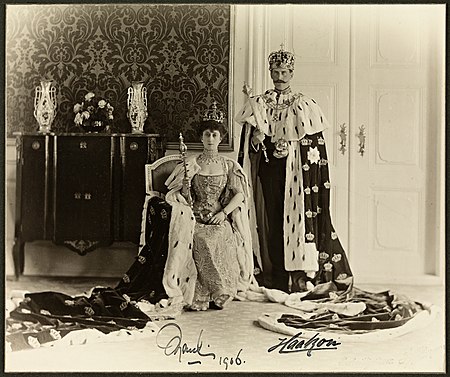ไฟล์:Queen Maud and King Haakon VII, 1906.jpg