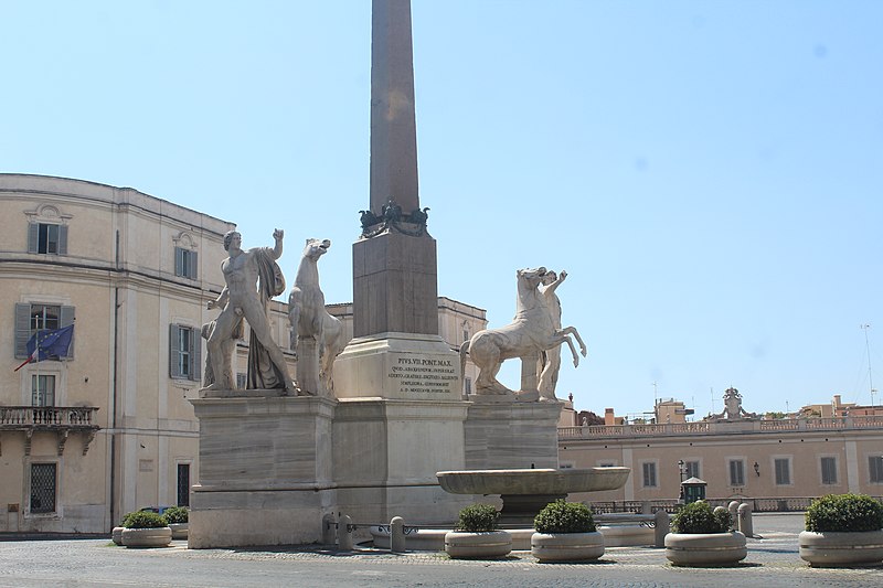 File:Quirinale - fontana dei Dioscuri.jpg