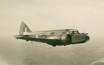 איירספיד אוקספורד סימן II בטיסה מעל ססקצ'ואן, קנדה ב-1942