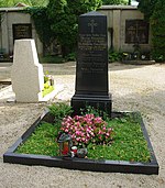 REI grave Simonini.jpg