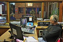 Radio Orania, gisteraand, bertemu Hannes Snyman agter die klankbord.jpg