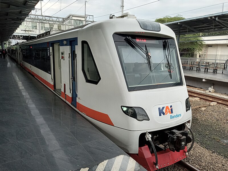 File:Railink EA203 on Batuceper railway station.jpg