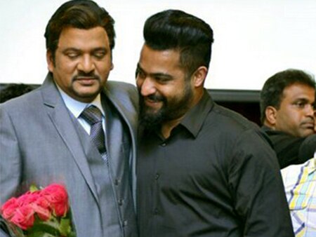 Prasad celebrating his birthday on the sets of Nannaku Prematho (2016) with Jr. NTR.