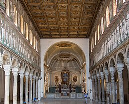 Bazilica Ravenna din Sant'Apollinare inside.jpg