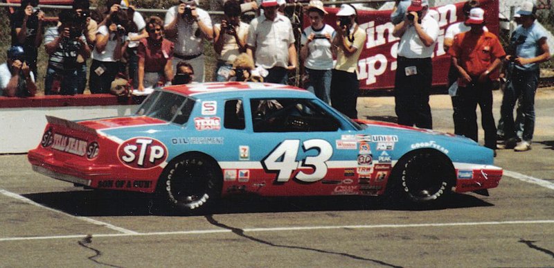 File:RichardPetty43racecar1983.jpg