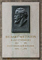 * Nomination Richard Wettstein von Westersheim (1863-1931), relief (bronce) in the Arkadenhof of the University of Vienna --Hubertl 03:31, 26 May 2015 (UTC) * Promotion Good quality.--Famberhorst 04:47, 26 May 2015 (UTC)