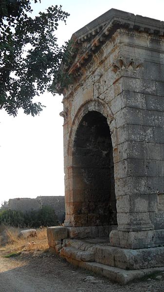 File:Ruins at Elaiussa Sebaste.jpg