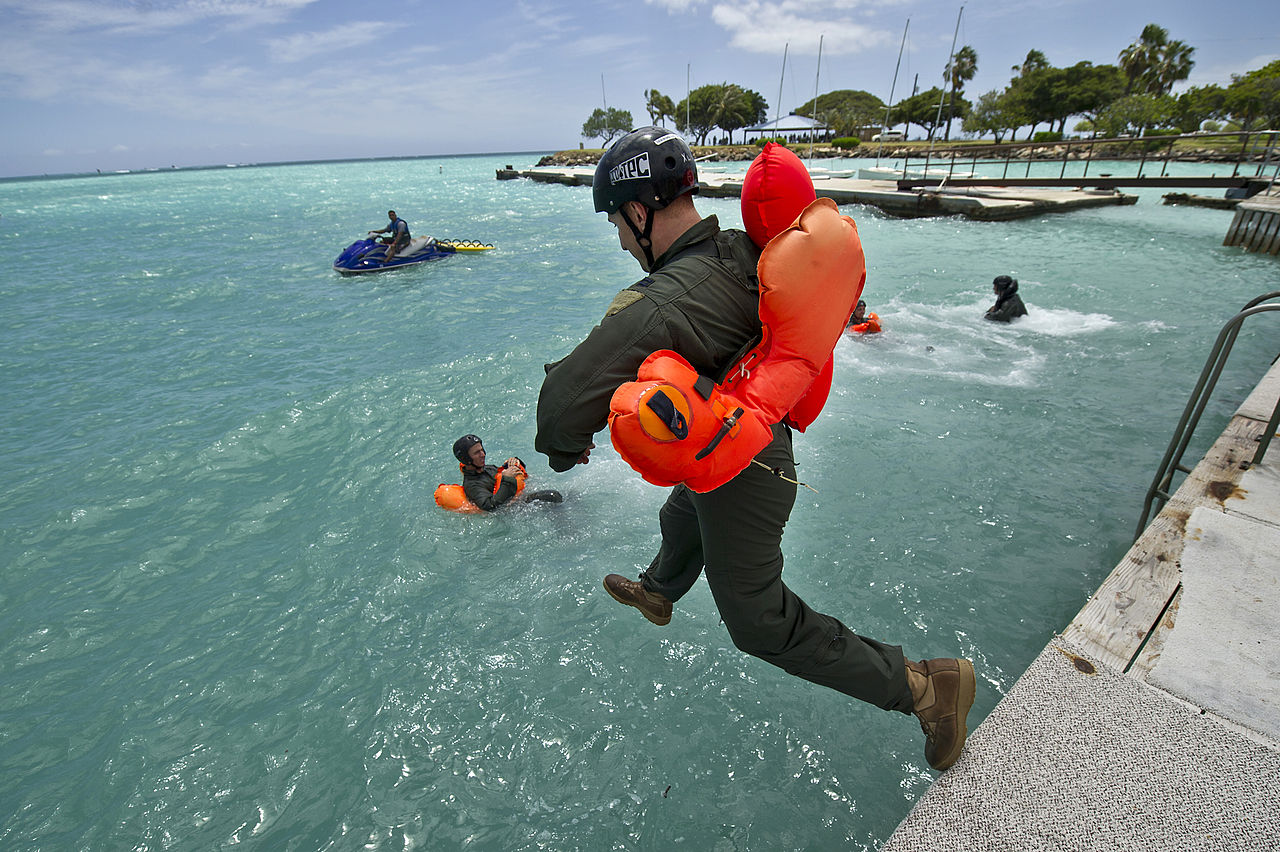 File:SERE specialists keep aircrew water survival skills fresh 120402-F-MQ656-099.jpg - Wikimedia Commons