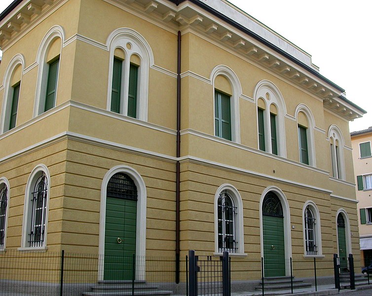 File:Scandiano-old-theatre.jpg