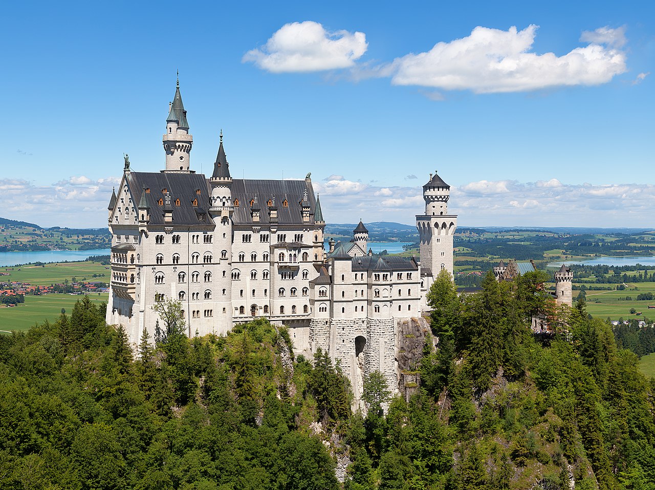 Fail:Schloss Neuschwanstein 2013.jpg - Wikipedia Bahasa Melayu, ensiklopedia bebas