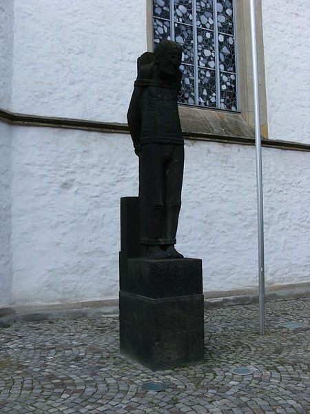 File:Sculpture in Osnabrueck 17.JPG