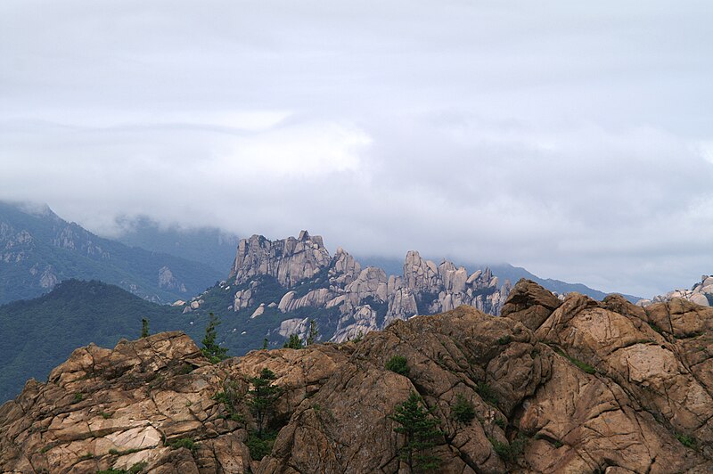 File:Seoraksan National Park, landscape.jpg