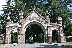 Seventh Street Gate, Easton Cemetery 01.JPG