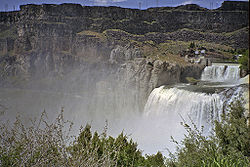 Cascadas Shoshone, cerca de Twin Falls, (Idaho), que dividen el río en dos tramos, el curso inferior y el curso superior.