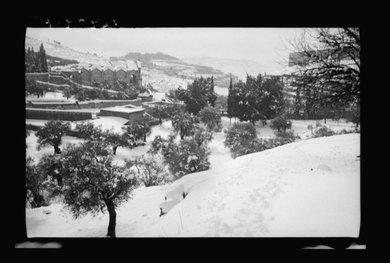 File:Snow scenes. Kedron Valley, showing Absalom's Pillar & S.E. corner city wall LOC matpc.21146.tif