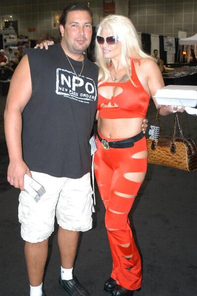 File:Summer Haze at Erotica LA 2006 2.JPG