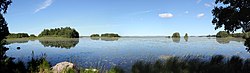 Järvi Kalvnäsetin luonnonsuojelualueelta kuvattuna.
