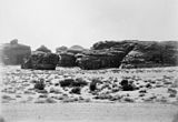 Vista generale delle tombe nabatee nel Jebel Itlib a Medain Saleh prima del 1914