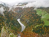 Blick auf den Doubs vom Felsen bei Muriaux