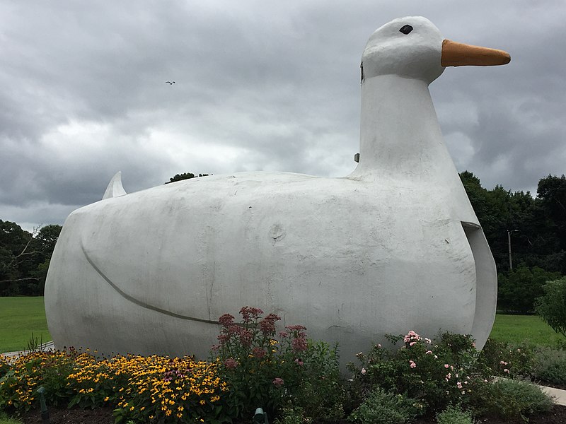 File:The Big Duck Flanders.jpg