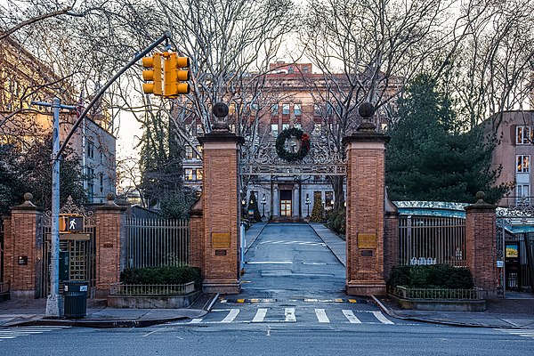 Gates of The Rockefeller University on York Avenue